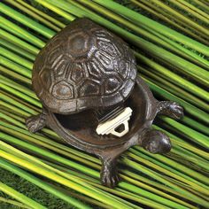 TURTLE KEYHOLDER POLYRESIN-Hide the Keys!