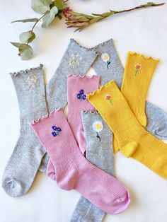 BEDKKJY Funny Green Frogs Adult Short Socks Cotton Gym Socks for Mens Womens Yoga Hiking Cycling Running Soccer Sports