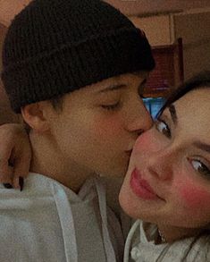 pic Mariasole Pollio E Valerio Mazzei Bacio tancredi galli ds8877 profilo