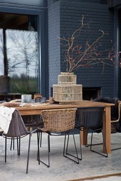 126 best Stoelen, bankstellen en voetenbankjes images on Pinterest ... 126 best Stoelen, bankstellen en voetenbankjes images on Pinterest ...