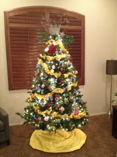 336 best the land of oz images on pinterest in 2018 wizards wizard of oz christmas tree