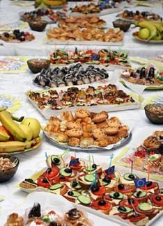 Wedding Food Buffet Display Ideas | Wedding finger foods Food buffet and Finger foods