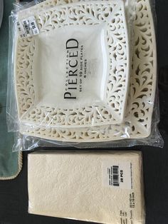 10 75 Pierced Ivory Plastic Dinner Plates By Smartyhadaparty Fancy Plastic Plates Decorative Napkins