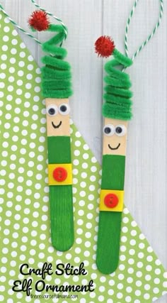 Kids will love creating this fun #craft stick elf ornament from #a #craft stick and pipe cleaner to hang on the Christmas tree.