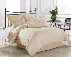 Solid Pattern Lussona Luxurious 1000 Thread Count Italian Finish 100/% Egyptian Cotton 4-Piece Bed Sheet Set . Fits Mattress Up to 19 inches Deep Pocket Color - Ivory, Size - Queen