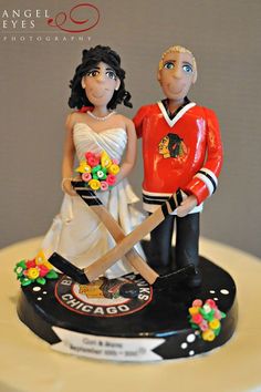 Awesome Chicago Blackhawks Wedding Cake Topper What Blackhawks Wedding Cake Would Be Complete Without A Customized Topper