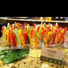 Here Are Some Yummy Food Ideas For Your Jungle Theme Party That Theyll Go Ape Over Monkey Mix Combine Banana Chips Mini Chocolate Cash