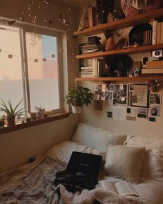 Dorm Room Decor, Home Decor, Vintage Apartment, Studio Apartment, Cozy Apartment, Apartment Therapy, Trendy Apartment, Apartment Living