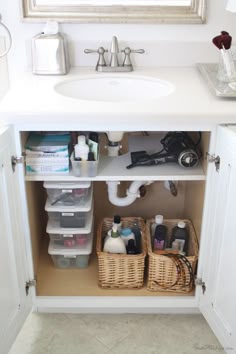 Small Bathrooms Organization 13 quick and easy bathroom organization tips | small bathroom Small Bathrooms Organization 13 quick and easy bathroom organization tips | small bathroom