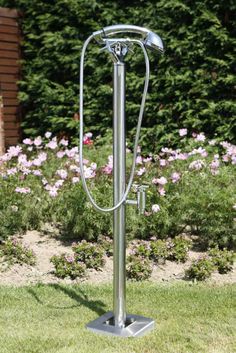 eine gartendusche ermöglicht ein erfrischendes vergnügen an heißen eine gartendusche ermöglicht ein erfrischendes vergnügen an heißen
