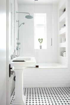 How Much Budget Bathroom Remodel You Need Pinterest Baños Pequeños Veinticinco Diseño A La última Bathroom Flooringbathroom Interiorsmall White