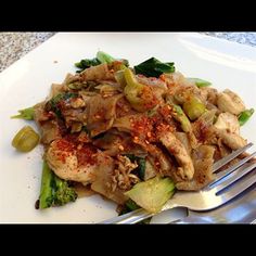 33 Best Aura Thai Restaurants That Deliver Images On Pinterest Pad See Ew Flat Rice Noodle Stir Fried With Chinese Broccoli Eggs And En Beef Pork Or Tofu Aura Thai Food Forked