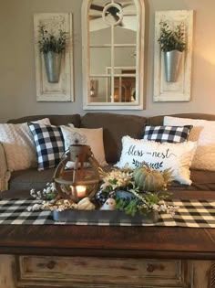 Add hooks to hold “vases” or seasonal pieces to our entry shutters Diy Home Decor Rustic, Farmhouse Living Room Decor Ideas, Country Decor, Living Decor, Living Rooms, Apartment Living, Rustic Apartment, Country Style, Family Rooms