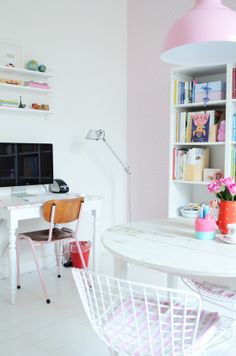 girly office. perfect pink office decor for the fashionista. love girly office. perfect pink office decor for the fashionista. love