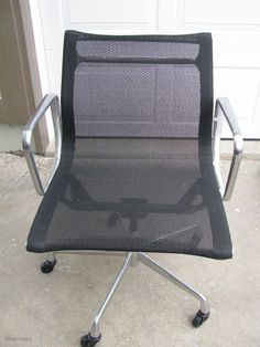 herman miller eames aluminum management chair group executive herman miller eames aluminum group management chair black mesh nice hermanmiller executive smartfurniturecom herman miller eames aluminum management chair group executive herman miller eames aluminum group management chair black mesh nice hermanmiller executive smartfurniturecom