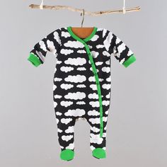 Footed pyjama eendelige naaien patroon voor pasgeborenen en babys. Must-have kledingkast nietje voor alle babys! Ideaal voor gift ook:) U moet: -Brei weefsel: Ik hou van katoen/lycra jersey of Frans terry - --0,75 werven van weefsel voor maten Preemie tot 9-12M ---1 werf van weefsel voor maten 12-18M naar 2-3T -Brei weefsel voor manchetten: Ik gebruik middelzwaar jersey - --0,25 werf voor alle maten -11 soorten snaps en module bevestiger - ik gebruik grootte 14 snaps: aka 5/1...