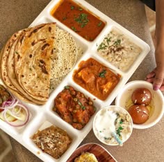 St-Steel Asian Authentic 5 Compartment food Thali//Tray Chapatti,Curry,Nans,Salad