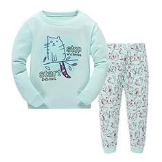 Gold treasure Little Kids Sleepwear Long Sleeve Pajama Set with Cartoon Santa Reindeer 2-7years