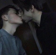 Musta lesbot iso Booty