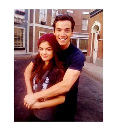 Aria Montgomery And Ezra Fitz Pretty Little Liars Aria Montgomery And Ezra Fitz Pretty Little Liars
