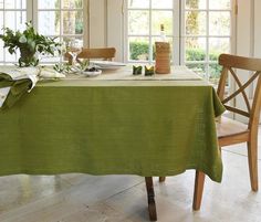 Easy Care Nice Various shapes sizes Damask Rose Tablecloths Scallop Edge