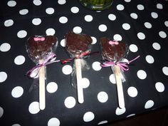 Mickey And Minnie Oreo Pops
