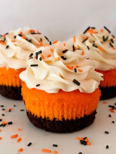 if you love brownies and halloween this is the perfect cupcake recipe for you - Unique Halloween Desserts if you love brownies and halloween this is the perfect cupcake recipe for you - Unique Halloween Desserts