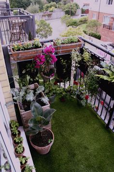 apartment balcony garden small making good use of small balcony de 185 beste bildene for small garden 2018 gardening apartment balcony garden small making good use of small balcony de 185 beste bildene for small garden 2018 gardening