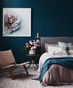 The latest tips and news on Bedroom Decor are on POPSUGAR Home. On POPSUGAR Home you will find everything you need on home dŽcor, garden and Bedroom Decor. #BedroomDecoratingIdeas Elle Décor, Blue Bedroom, Bedroom Makeover, Bedroom Decor, Bedroom Inspirations