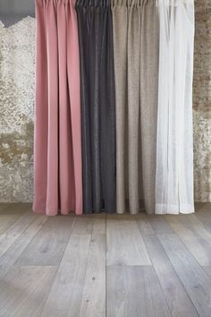 HOOMstyle kant & klaar gordijn plooi zwart 140 x 270cm HOOMstyle kant & klaar gordijn plooi zwart 140 x 270cm