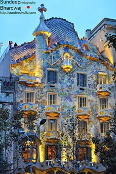 Las Mejores 32 Ideas De Casa Gaudi Casa Gaudi Gaudi Antonio Gaudi