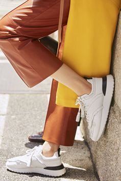 Mixing materials and colors and enjoying special moments: #CiaoByTods is a tale of effortless spontaneity, discover more at tods.com #Tods #ItalianStyle #MadeInItaly