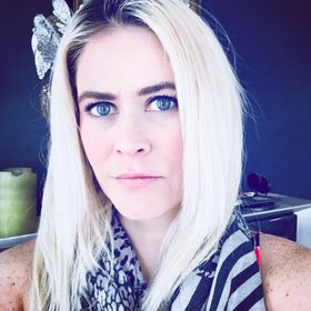 Verrückte Karmen blasen auf