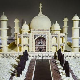 Chocadyllic - luxury chocolate creations, cakes, edible art, architecture, bespoke, Brighton, Hove,