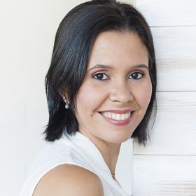 Arianna León - Asesora de Negocios Handmade