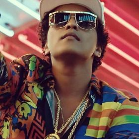 Bruno Mars 13 Photo American RnB Pop Singer Picture On Stage Music Poster Hat