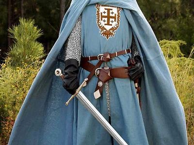 Bilourou Herve (bilourouherve) sur Pinterest | Découvrez les La cape médiévale de laine « Сorbin ». Disponible en : laine