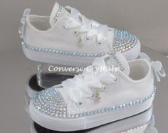 Bebé niño infantil dedos de los pies y arcos por ConverseCrystals | Diy  shoes, Bling converse, Bedazzled shoes