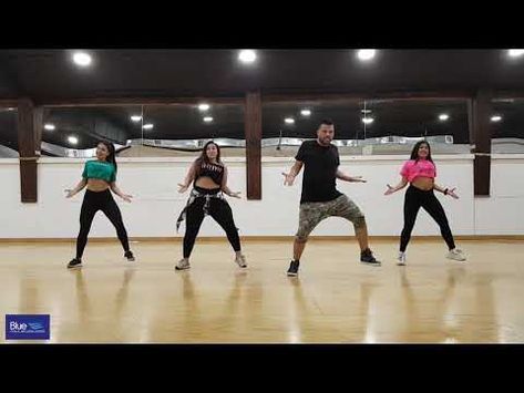 Con Calma Daddy Yankee Snow Zumba Youtube Clases De Zumba Zumba Coreografia Zumba