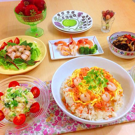 雛祭りの 夜ごはん インフルb型にかかってしまった長女 前々から 今夜は雛祭りの約束 食欲あるから ママ絶対に今夜は雛祭りしてね と 言いお昼寝した長女 起きてきたら グッタリ顔 イチゴしか食べれない ゚ ノノ アラフォー夫婦で 雛祭り 笑 雛祭りの 夜ごはん インフルb型にかかってしまった長女 前々から 今夜は雛祭りの約束 食欲あるから ママ絶対に今夜は雛祭りしてね と 言いお昼寝した長女 起きてきたら グッタリ顔 イチゴしか食べれない ゚ ノノ アラフォー夫婦で 雛祭り 笑