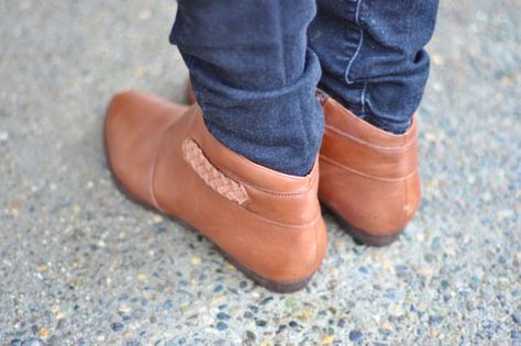 flat bottom ankle boots