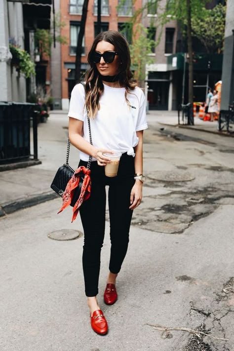 O poder do sapato vermelho | Looks minimalistas