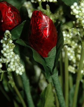 List Of Pinterest Hershey Kisses Roses Pictures Rosebuds Made From Hershey Kisses See More Kiss Wedding Favors And Party Ideas At