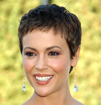 Alyssa Milano Glattes Haar Mit Pony Alyssa Glattes Haar Milano Mit Pon Pony Frisur Rundes Gesicht Frisuren Rundes Gesicht Frisuren Mit Pony