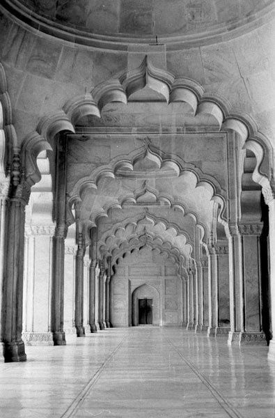 The Oriental Circlet Tiara Mughal Architecture Art And Architecture Indian Architecture