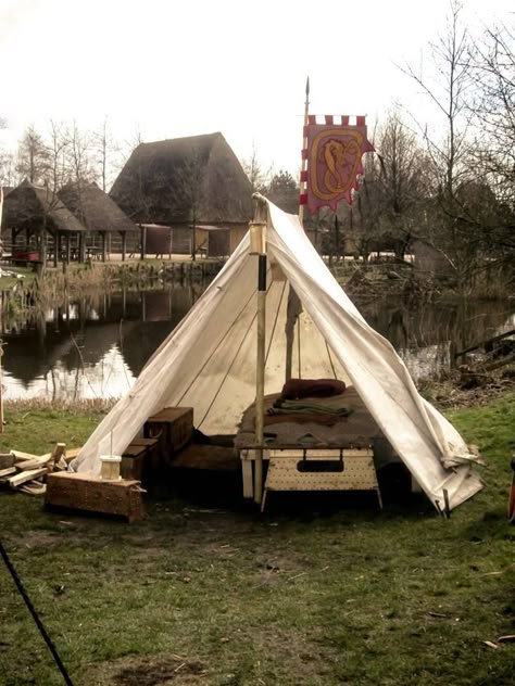 70+ bästa bilderna på Tents, pavilions.. | tält, medeltiden 70+ bästa bilderna på Tält | tält, scouting, campingutrustning