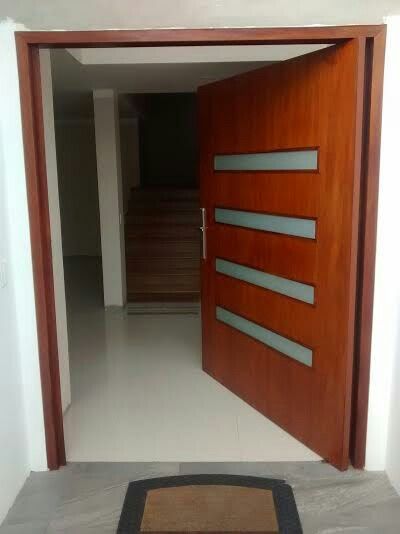 Cerradura seguridad puerta principal