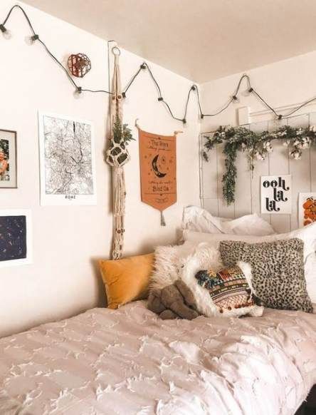 Trying To Brainstorm Cute Dorm Room Ideas As You Begin Shopping For College Can Be Pretty Hectic With So Cool Dorm Rooms Dorm Room Decor Dorm Room Inspiration