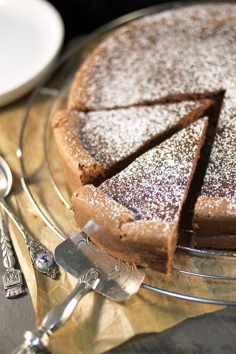 Fondant Au Chocolat Pour 2 Personnes Recipe Desserts Food Chocolate Cookie
