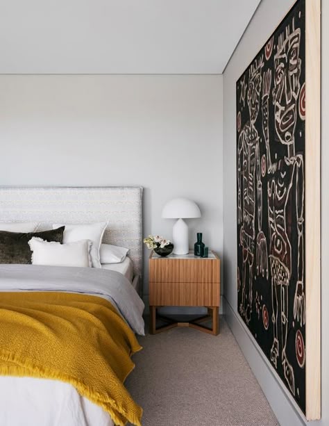 Sunshine yellow color in interiors: How to dose it for maximum effect